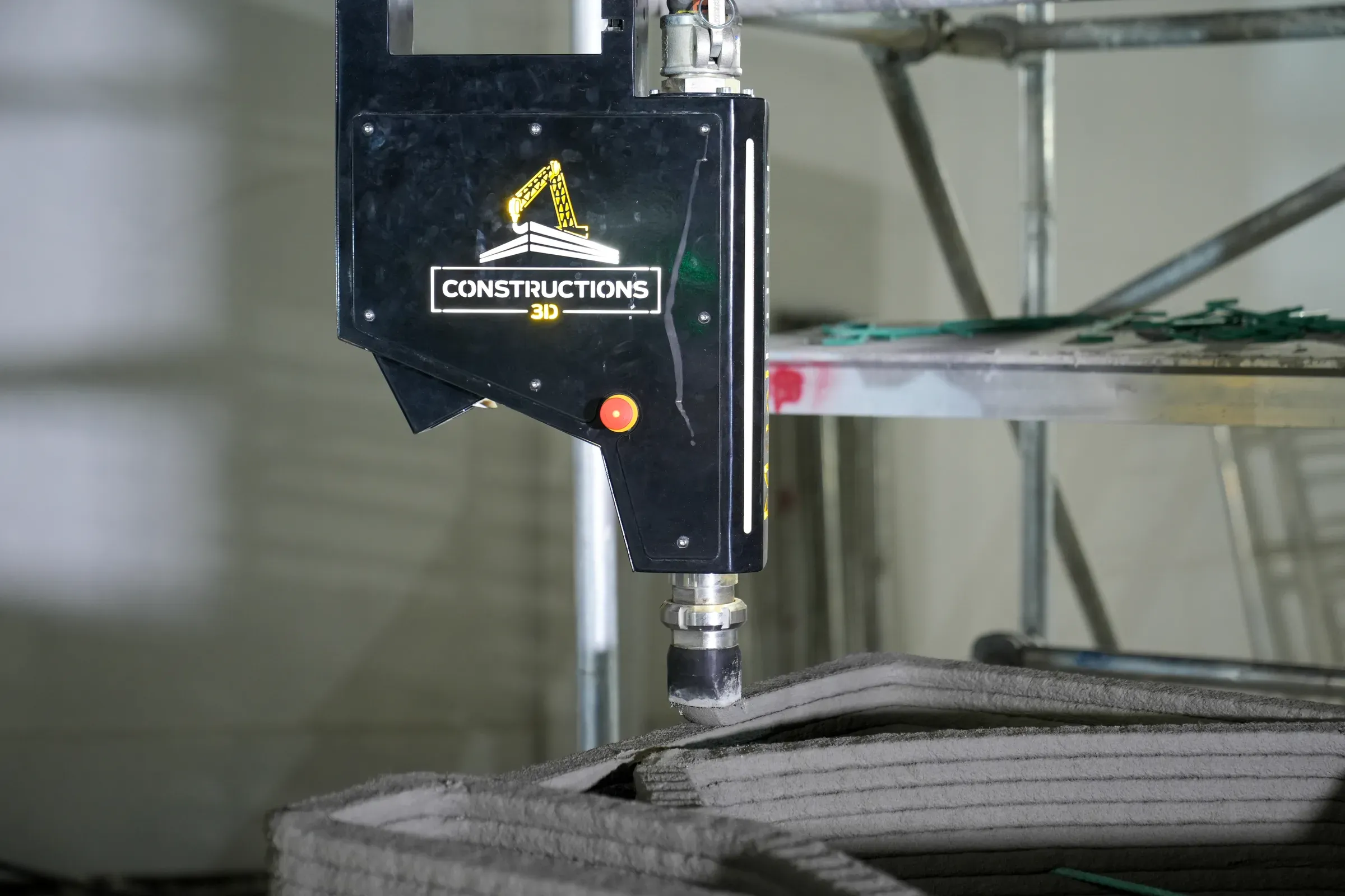 Print head laying a layer